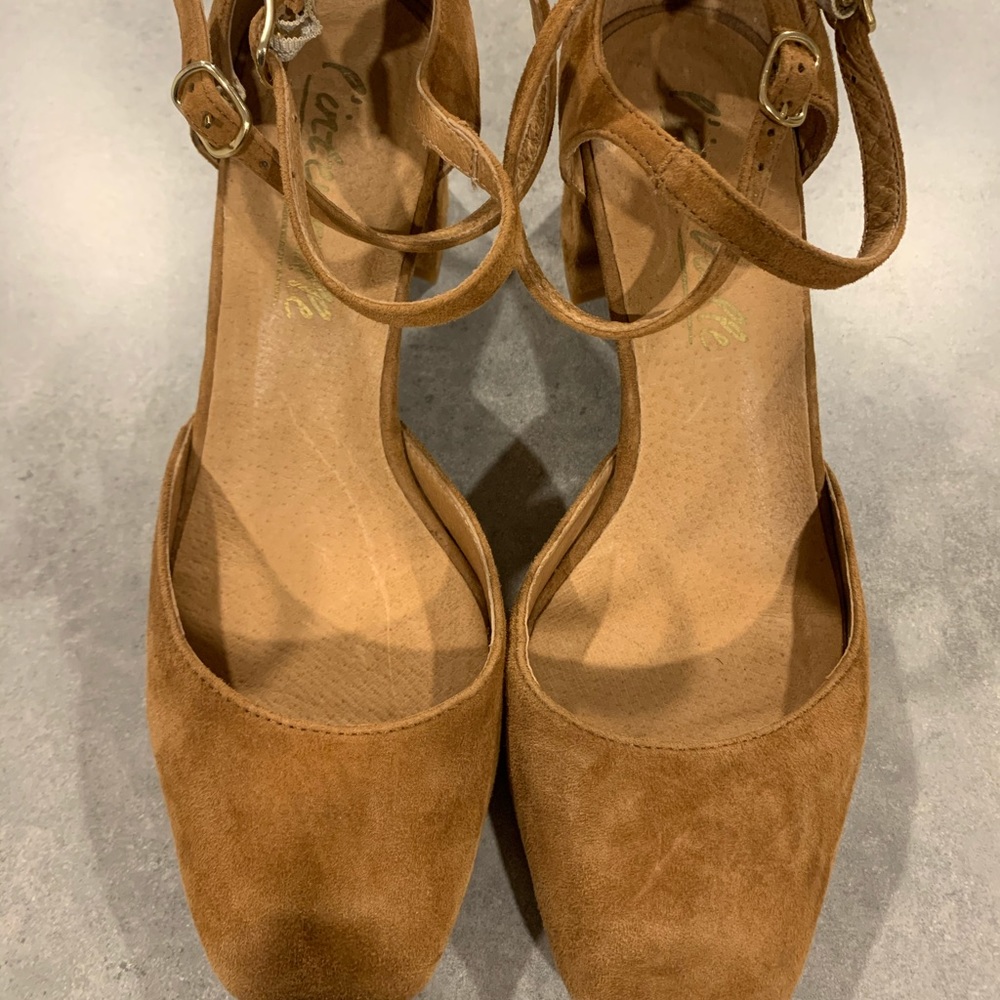 Ladies tan suede shoes- ankle wrap strap.